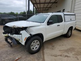 2022 NISSAN FRONTIER S